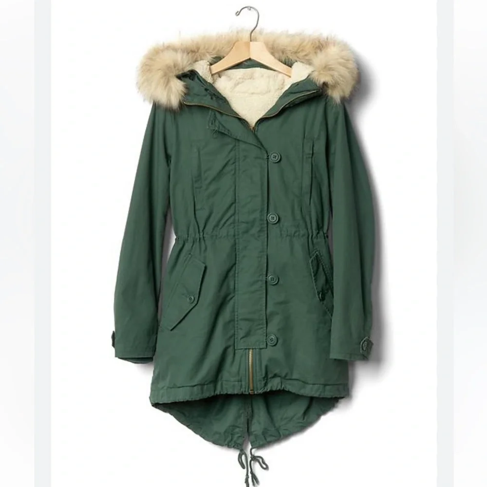 GAP Women’s Sherpa Lined Green Jacket, Removable Faux Fur Hood & Lining - Picture 4 of 8